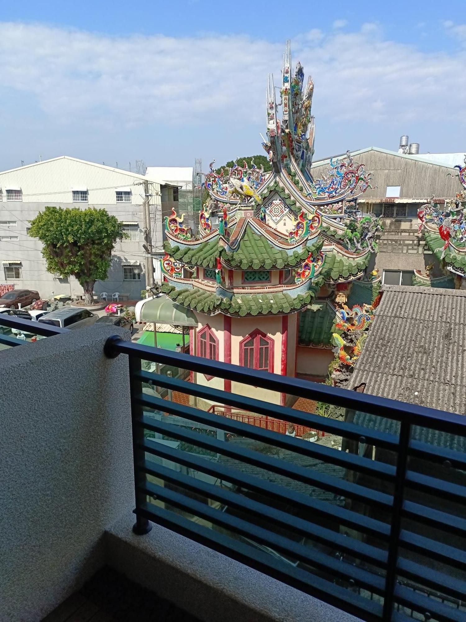 日日和 Lägenhet Tainan Exteriör bild